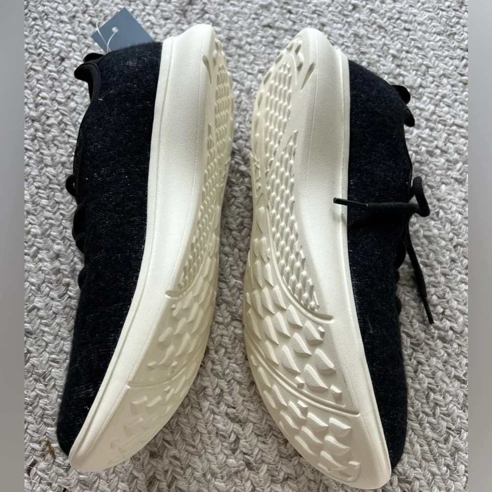 NWT FLX Black Heather Athletic Shoes
